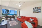 Kingston Court unit 7 - Right on the beach in Rainbow Bay