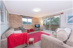 Burramys 3- Modern with views to Lake Jindabyne and the mountains