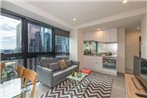 Central 2 Bedroom Deluxe Apartment@La Trobe Tower