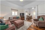 Classic Queenslander - 2Bed/2Bath/2Car /Pool - Toowong