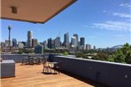 Potts Point Terrace Apartment with City View