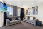 Central Melbourne CBD Apartment with Gym and Pool