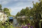 Blue Wave Houseboat