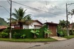 Agradavel casa de praia com piscina em Ubatuba