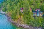 The Lodge on Harrison Lake