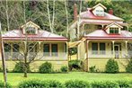 Charnwood Cottages in Warburton