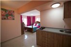 Omira Apartments Suites. Flamingo room