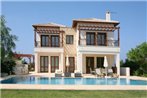 Villa in Kouklia Sleeps 4 includes Swimming pool Air Con and WiFi 2
