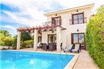 Villa in Kouklia Sleeps 6 includes Swimming pool Air Con and WiFi 1