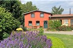 Ferienhaus mit Kamin auf dem Bauer