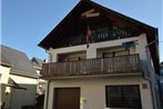 Comfortable upper-storey apartment with large balcony in wooded area near the Moselle River