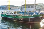 Amazing ship/boat in Wismar w/ WiFi and 2 Bedrooms