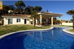 Lloret de Mar Villa Sleeps 10 Pool WiFi