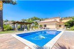 Lloret de Mar Villa Sleeps 12 Pool WiFi