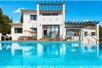 Fuengirola Villa Sleeps 12 Pool Air Con WiFi