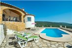 Alcalali Villa Sleeps 6 with Pool and Air Con