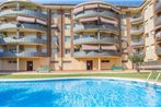 Lloret de Mar Apartment Sleeps 6 with Pool and WiFi