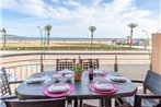 Apartment with sea view and located directly on the promenade of Empuriabrava