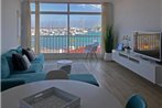 Modern And Bright Apartment With Sea Views