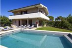 Villa in Port de Pollenca Sleeps 8 with Pool Air Con and WiFi