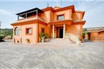 Stunning Home In Estepona With 6 Bedrooms