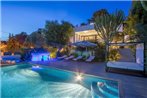 Luxury Villa with Outdoor Bar