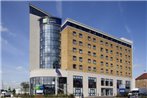 Holiday Inn Express London - Newbury Park