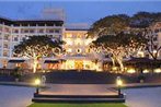 Flamingo Hotel By The Lake