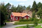 Four-Bedroom Holiday home in Fjallbacka 1