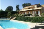 Quaint villa in Grimaud with private pool