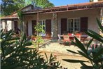 Quaint Holiday Home with Private Pool in Lorgues France