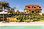Luxury villa in Montignac with heated pool