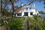 Modern Villa in Concarneau with Sea nearby