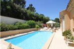Cozy Holiday Home at Roquebrune-sur-Argens with Pool