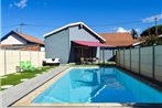 Single-storey house with private swimming pool