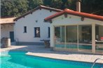 Villa with private swimming pool in a quiet