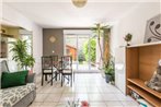 Apartment Bordeaux with parking and small garden