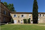 Family Apartment in a castle with pool in Petite Camargue