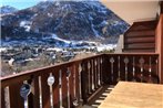 Apartment with 2 BALCONIES and Mountain View