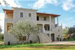 Three-Bedroom Apartment in Kyparissia