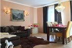 Golden GaPa Large Family Apartment 7