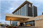 Hilton Toronto Airport Hotel & Suites