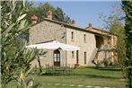 Chic Farmhouse in Cortona with Swimming Pool