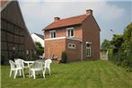 Comfortable Holiday Home in Eckelrade with Fenced Garden