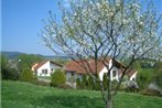 Detached single-storey bungalow with south-facing terrace