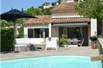 Enticing Villa in Roquebrune-sur-Argens With Private Pool