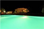 Classic Farmhouse in Sorano with Swimming Pool