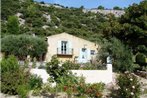 Lovely Holiday Home in Saint-Saturnin-les-Apt with Swimming Pool