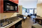 Holiday Inn Express & Suites Phoenix Glendale Dist