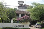 Hotel Randiya